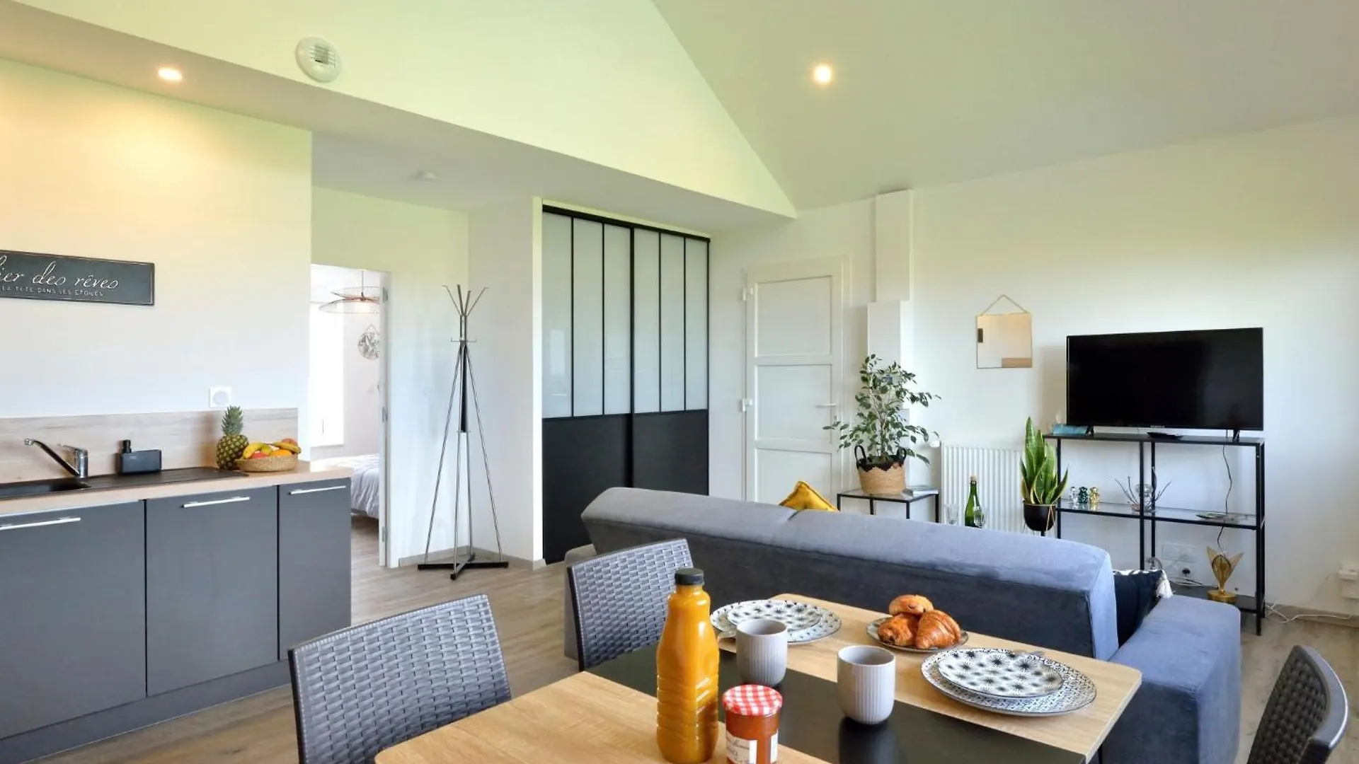 Holiday Home L'Atelier Des Reves By Interhome Cherrueix 0*,  Francie